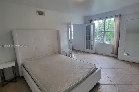 Copropriété à vendre à Miami Beach, Floride: 2 chambres, 64.1 m2 № 1237123 - photo 2