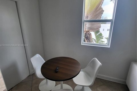 Copropriété à vendre à Miami Beach, Floride: 2 chambres, 64.1 m2 № 1237123 - photo 4