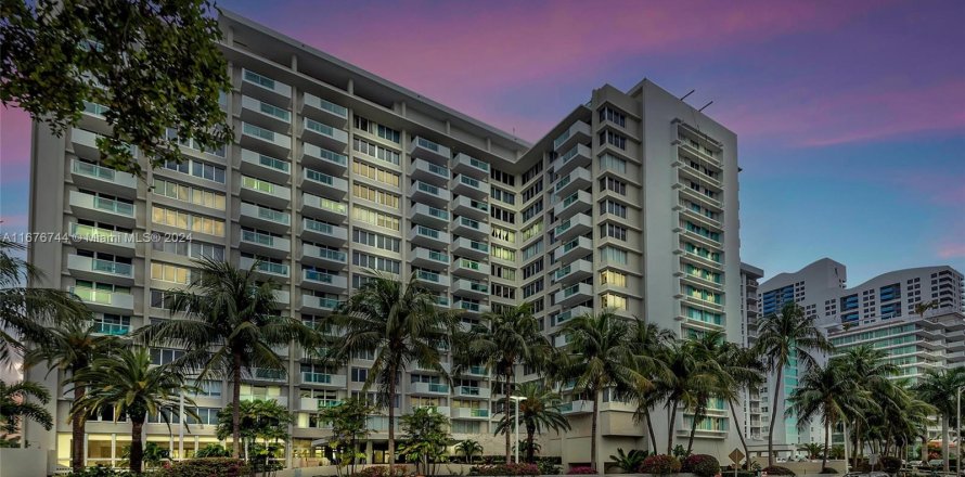 Condo in Miami Beach, Florida, 1 bedroom  № 1401644