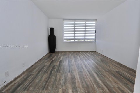 Condominio en venta en Miami Beach, Florida, 1 dormitorio, 77.76 m2 № 1401644 - foto 12