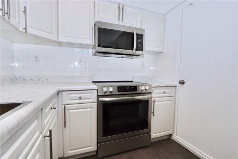 Condominio en venta en Miami Beach, Florida, 1 dormitorio, 77.76 m2 № 1401644 - foto 8