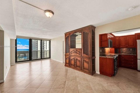 Condo in Aventura, Florida, 2 bedrooms  № 1058118 - photo 2