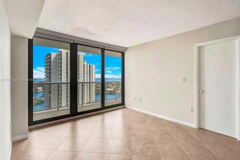 Condominio en venta en Aventura, Florida, 2 dormitorios, 97.92 m2 № 1058118 - foto 4