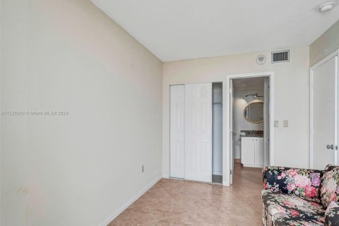 Condo in Aventura, Florida, 2 bedrooms  № 1058118 - photo 10