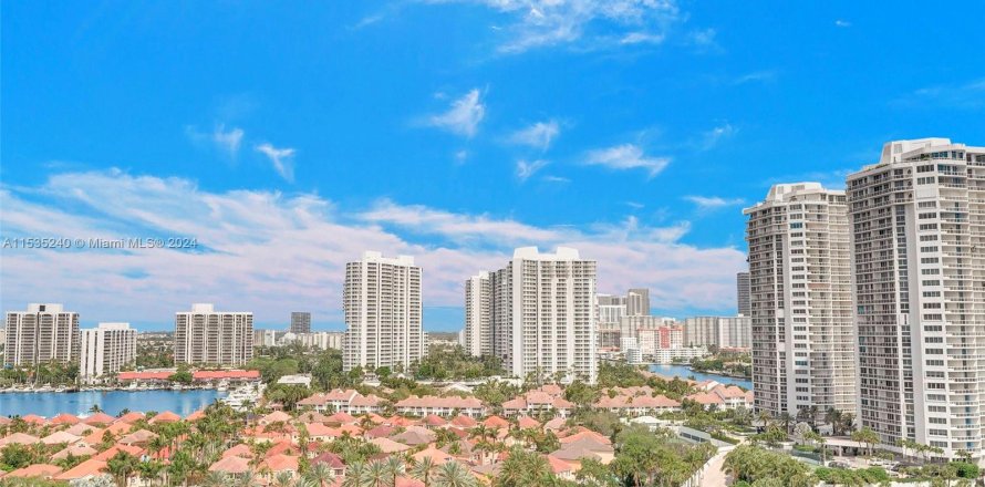 Condo in Aventura, Florida, 2 bedrooms  № 1058118