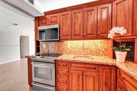 Condo in Aventura, Florida, 2 bedrooms  № 1058118 - photo 6