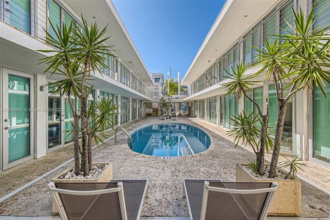 Copropriété à vendre à Miami Beach, Floride: 1 chambre, 64.2 m2 № 1305155 - photo 2