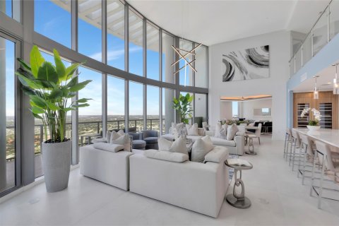 Condo in Fort Lauderdale, Florida, 5 bedrooms  № 1060085 - photo 11