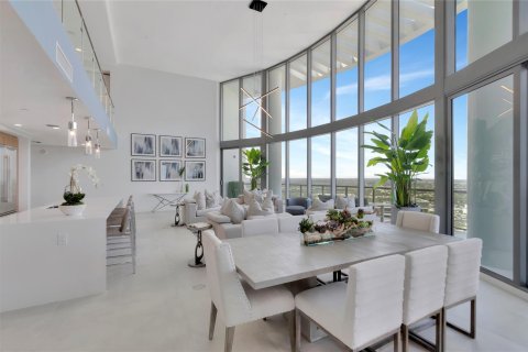 Condo in Fort Lauderdale, Florida, 5 bedrooms  № 1060085 - photo 5