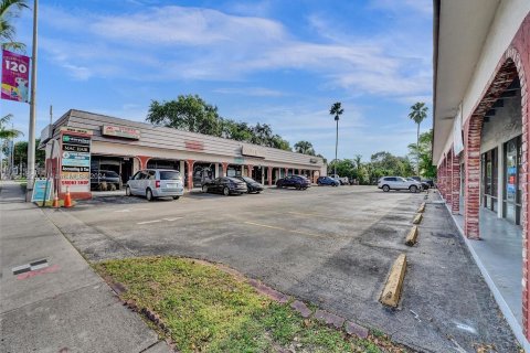Commercial property in Dania Beach, Florida № 1096898 - photo 8
