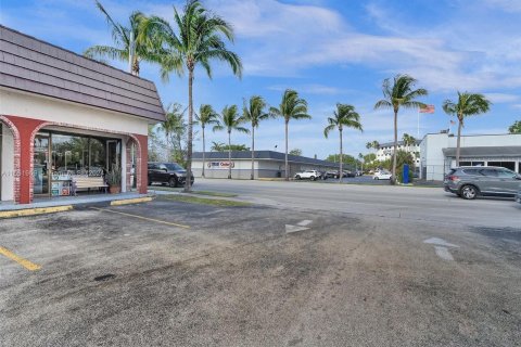 Propiedad comercial en venta en Dania Beach, Florida № 1096898 - foto 10