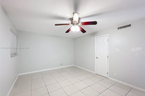 Condominio en venta en North Miami Beach, Florida, 2 dormitorios, 129.78 m2 № 1019356 - foto 20