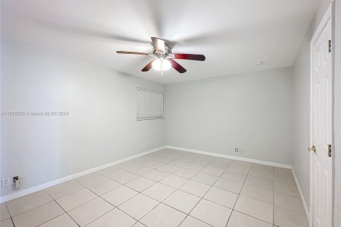 Condominio en venta en North Miami Beach, Florida, 2 dormitorios, 129.78 m2 № 1019356 - foto 19