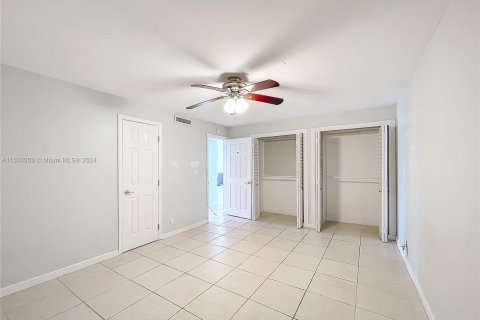 Copropriété à vendre à North Miami Beach, Floride: 2 chambres, 129.78 m2 № 1019356 - photo 18