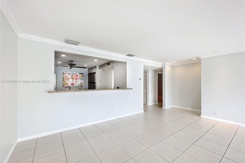 Copropriété à vendre à North Miami Beach, Floride: 2 chambres, 129.78 m2 № 1019356 - photo 14