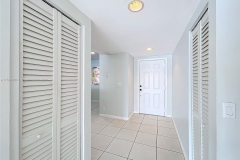 Copropriété à vendre à North Miami Beach, Floride: 2 chambres, 129.78 m2 № 1019356 - photo 10