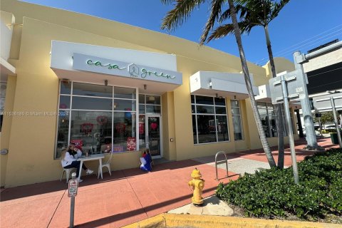 Propiedad comercial en venta en Miami Beach, Florida № 1019316 - foto 10