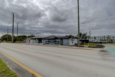 Tienda en venta en Fort Pierce, Florida № 1026506 - foto 9