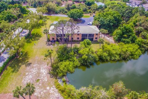 Copropriété à vendre à Port Charlotte, Floride: 2 chambres, 78.97 m2 № 1062548 - photo 1