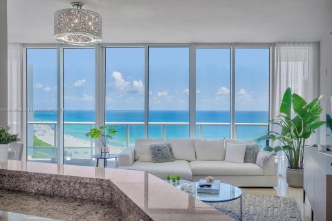 Condominio en venta en Miami Beach, Florida, 2 dormitorios, 148.18 m2 № 1386132 - foto 1