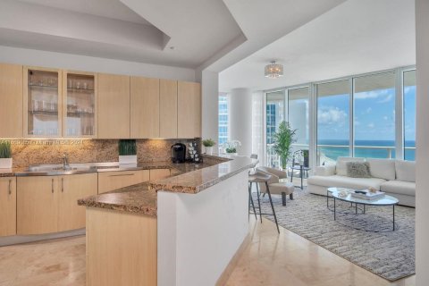 Condominio en venta en Miami Beach, Florida, 2 dormitorios, 148.18 m2 № 1386132 - foto 9