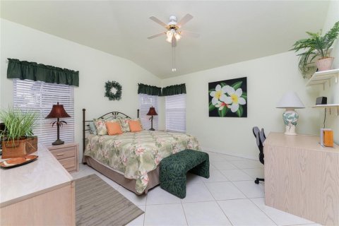 House in Punta Gorda, Florida 2 bedrooms, 118.73 sq.m. № 1068721 - photo 9