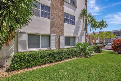 Copropriété à vendre à Oakland Park, Floride: 2 chambres, 84.73 m2 № 1228718 - photo 25