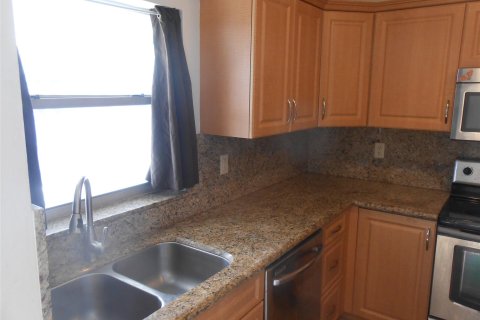 Condo in Fort Lauderdale, Florida, 2 bedrooms  № 1031479 - photo 30