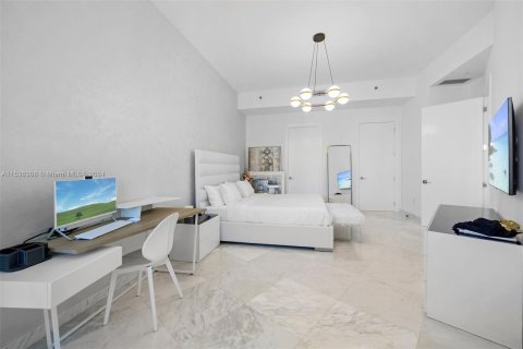 Condominio en alquiler en Sunny Isles Beach, Florida, 2 dormitorios, 182.27 m2 № 1019233 - foto 27