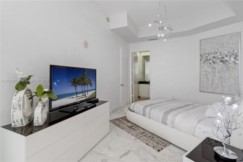 Condo in Sunny Isles Beach, Florida, 2 bedrooms  № 1019233 - photo 12