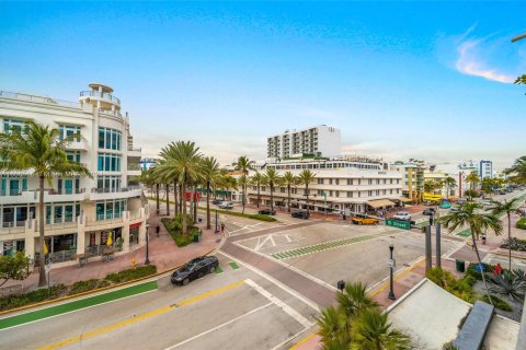 Condo in Miami Beach, Florida, 1 bedroom  № 1356866 - photo 13