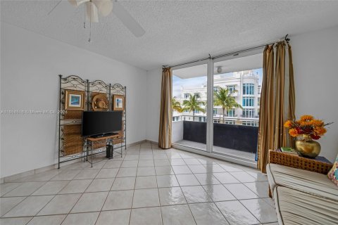 Copropriété à vendre à Miami Beach, Floride: 1 chambre, 61.78 m2 № 1356866 - photo 15