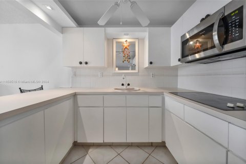 Copropriété à vendre à Miami Beach, Floride: 1 chambre, 61.78 m2 № 1356866 - photo 21