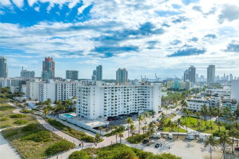 Copropriété à vendre à Miami Beach, Floride: 1 chambre, 61.78 m2 № 1356866 - photo 2