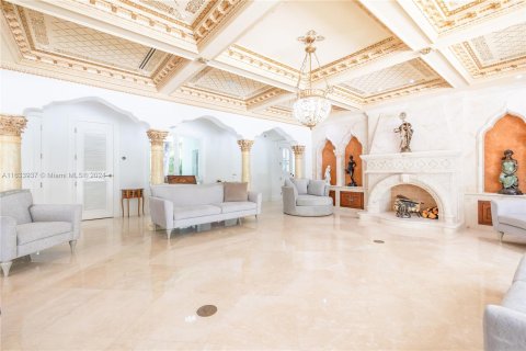 Villa ou maison à vendre à Coral Gables, Floride: 6 chambres, 817.91 m2 № 1294282 - photo 18