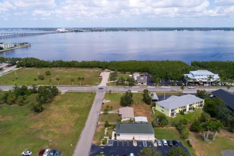 Propiedad comercial en venta en Punta Gorda, Florida, 80.27 m2 № 1349110 - foto 3