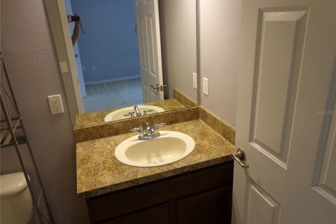 Townhouse in Brandon, Florida 2 bedrooms, 185.34 sq.m. № 1347461 - photo 8