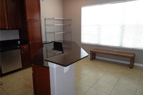 Townhouse in Brandon, Florida 2 bedrooms, 185.34 sq.m. № 1347461 - photo 7