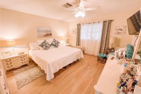 Condo in St. Lucie, Florida, 2 bedrooms  № 1021616 - photo 30