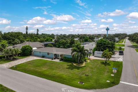 House in Venice, Florida 4 bedrooms, 239.5 sq.m. № 1341005 - photo 28