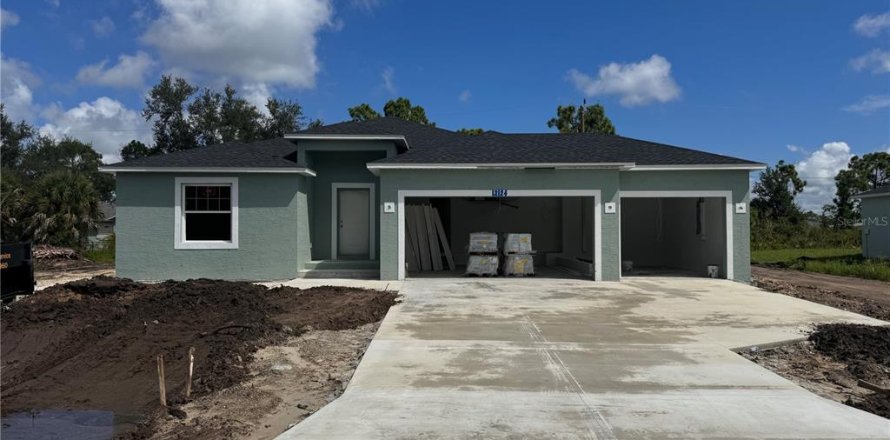 House in Port Charlotte, Florida 3 bedrooms, 154.5 sq.m. № 1350254