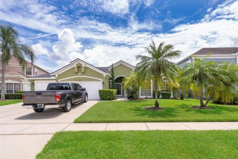 House in Kissimmee, Florida 5 bedrooms, 216.83 sq.m. № 1350256 - photo 1