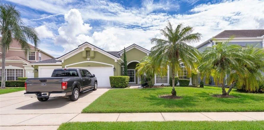 Casa en Kissimmee, Florida 5 dormitorios, 216.83 m2 № 1350256