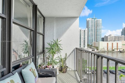 Copropriété à vendre à Hallandale Beach, Floride: 1 chambre, 85.01 m2 № 1397349 - photo 3