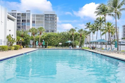 Copropriété à vendre à Hallandale Beach, Floride: 1 chambre, 85.01 m2 № 1397349 - photo 2