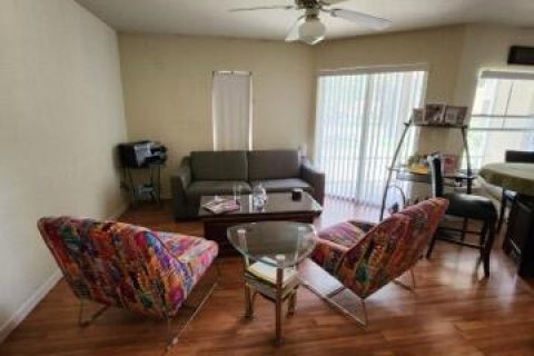 Condo in West Palm Beach, Florida, 1 bedroom  № 1047813 - photo 10