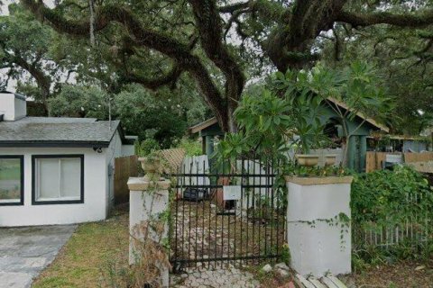 House in Tampa, Florida 3 bedrooms, 117.52 sq.m. № 1298018 - photo 1