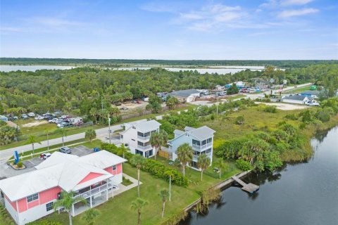 House in Hernando Beach, Florida 3 bedrooms, 105.35 sq.m. № 1343569 - photo 10